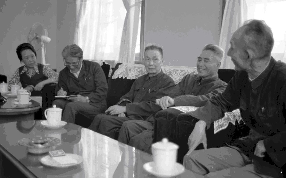 单独|黄维改造时,要求单独参观一个地方,黄维:那里埋着我的几千弟兄