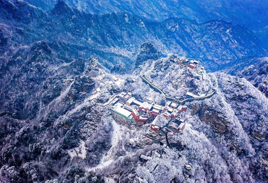 风雪|风雪武当山，仙境藏玄机！大雪封山时，道人、隐士都在干什么！