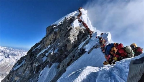  登山|珠峰“睡美人”生前哀求丈夫别丢下她，如今冰封22年成登山路标