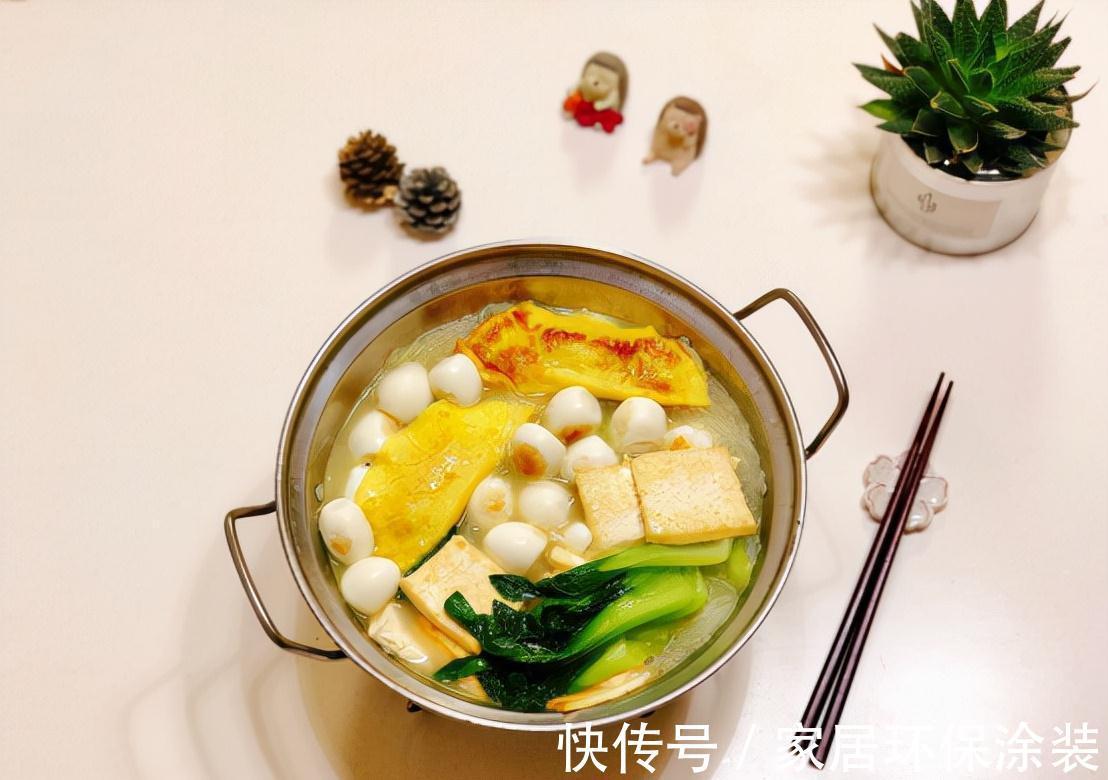 天冷将小锅子架起来,营养又暖身,一家人吃着真舒服