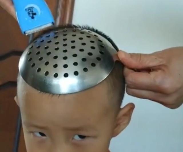 理发器|爸爸亲自在家给娃理发,看到道具后,网友惊呼:神操作