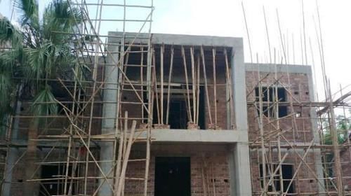 浅灰色|打工仔回农村18万建房、8万装修,12米宽的大门被邻居们指指点点