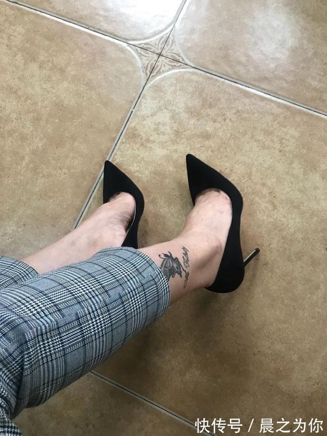 尖头 尖头细跟鞋露出脚面的样式增加造型感,让人看上去好穿到没脾气