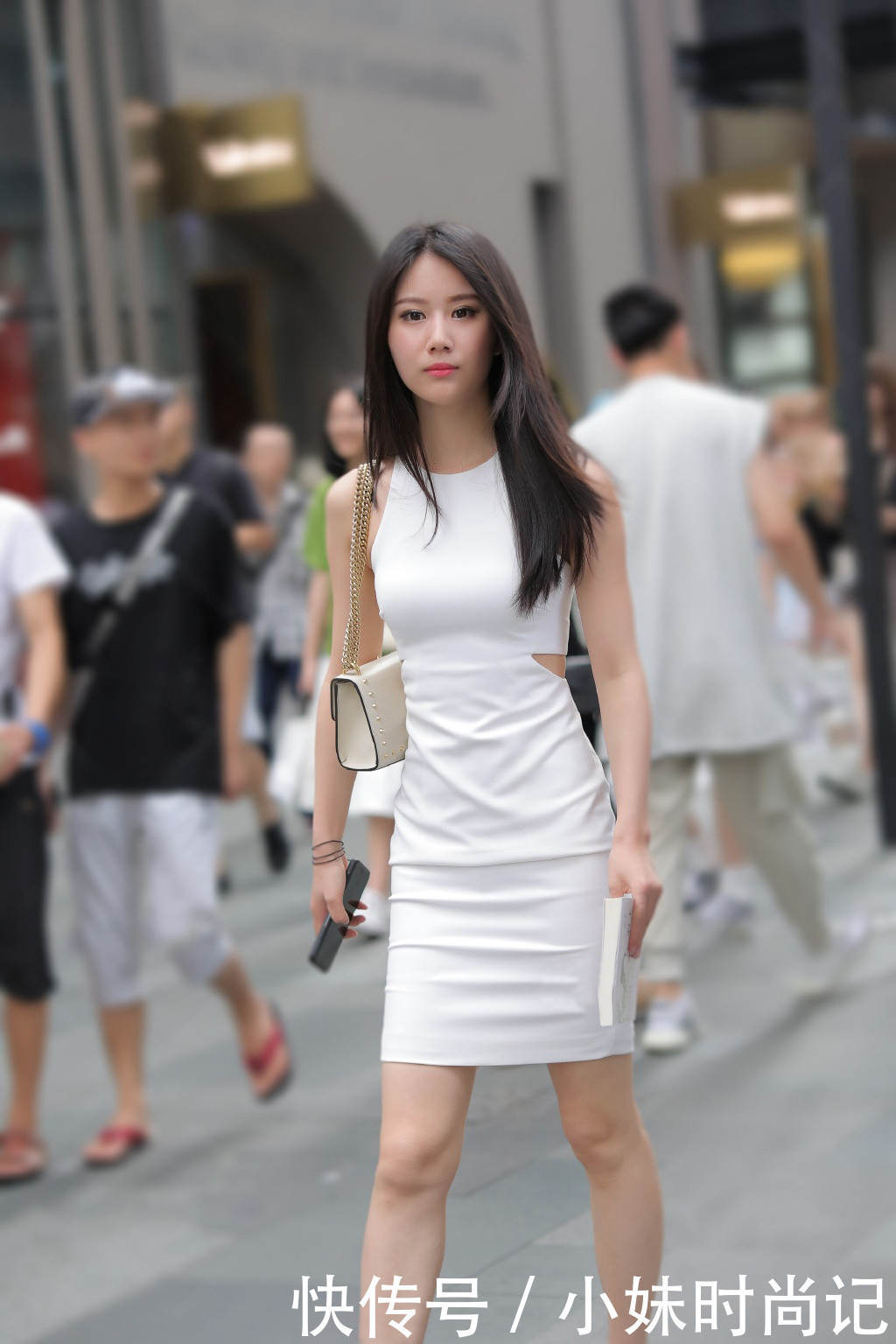 裙装|穿腻了半身短裙,那就试试款式洋气的连衣短裙,清爽舒适又显气质