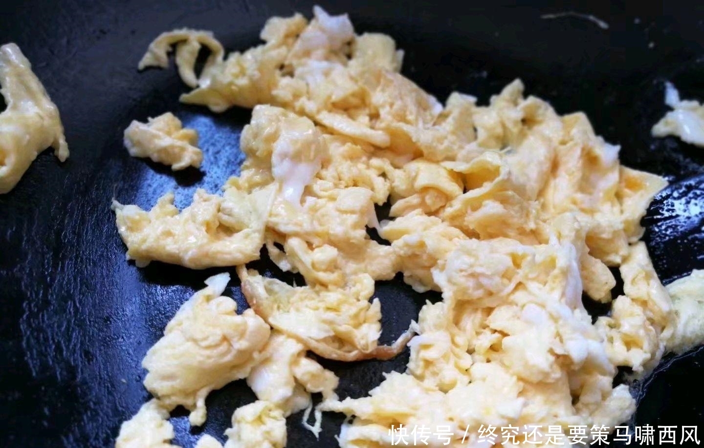 一根丝瓜,两个鸡蛋,下锅简单炒一炒,家人吃不够