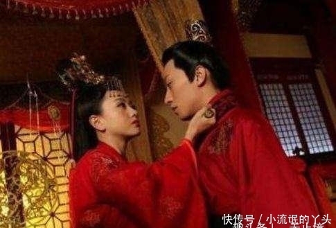 残忍|皇帝死前求弟弟:皇位你可以拿走,但是别碰她!弟弟:不可能