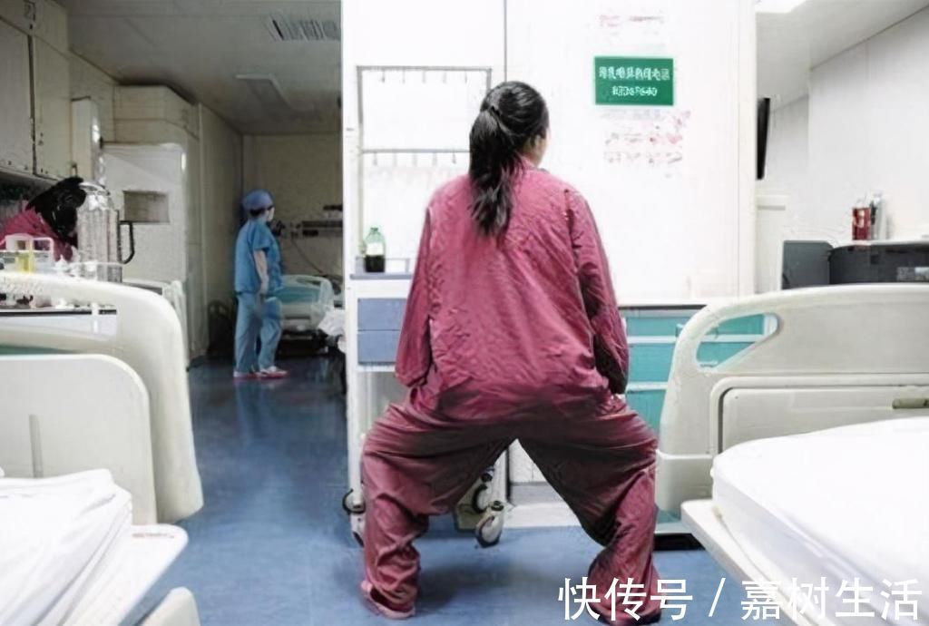 直播|国外产妇直播生娃,不走寻常路用手拽出来,网友:不愧是战斗民族