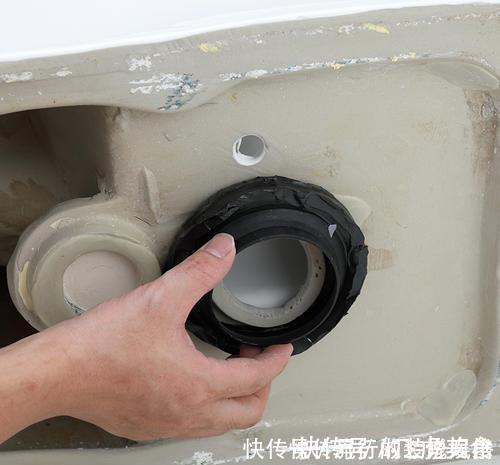 聪明人家|很多人装马桶忘装这个东西,难怪卫生间越用越臭,聪明人家都会装