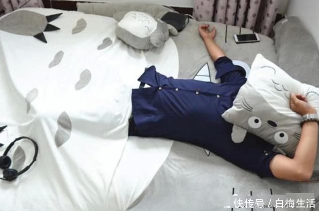 小知识|“一分钟入睡法”燃爆全球,拯救重度抑郁失眠者,让你一觉到天亮