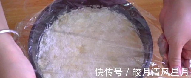 浸奶式面包从未吃过这样的面包,外形丑,口感比蛋糕还软嫩!