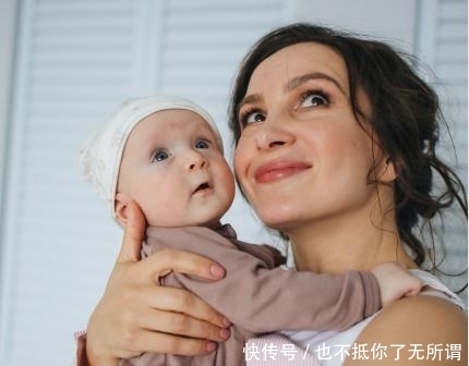 小婴儿|“你会把宝宝宠坏的”,新手妈妈常遇2大难题,做对了不会惯坏娃