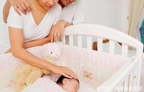 同床睡|7岁男孩和妈妈同床睡,引发悲剧,孩子这些表现说明应该分床睡了!