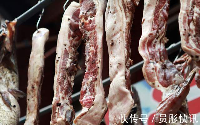 腊肠|没条件熏腊肉教你1招,在家里也能熏,熏完腊肉更香,保存更久