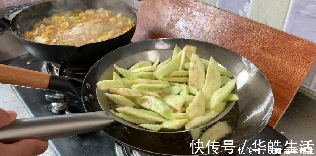 凉拌茄子|天冷后,莲藕土豆靠边站,多给家人吃这碱性食物,一周3次身体棒