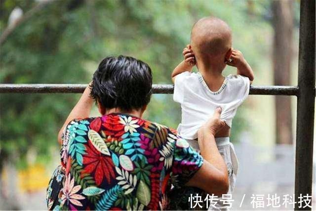 一日三餐|“帮女儿带孩子是我最错的决定”,这位老人的哭诉,值得众人反思