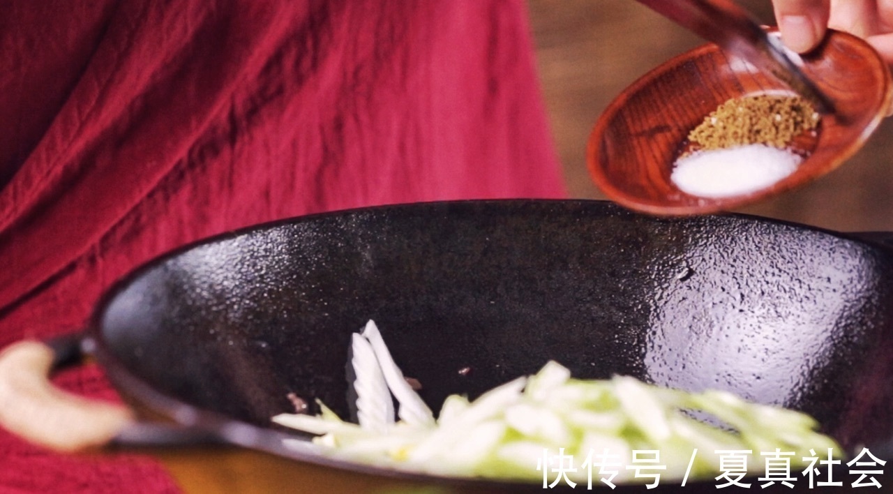 美味|在家做西芹炒牛肉，简单好吃，美味营养