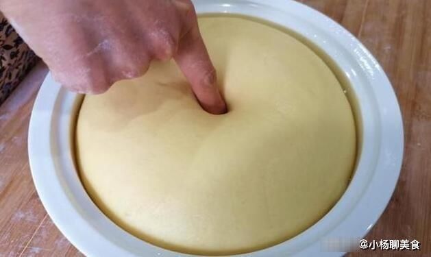 想要快速发面,别只放酵母!加滴它不到3小时发满盆!