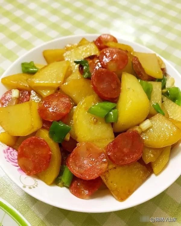 周末家人团聚，弟媳做了12个家常菜，味道不输大饭店，全部光盘