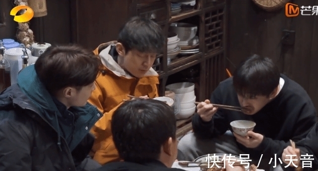 何炅|張藝興帶5斤雪花牛肉給黃磊,一片要500元,自稱吃了不會(huì)發(fā)胖