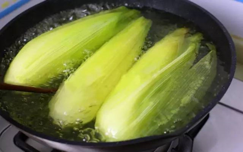 竟有这么多人将玉米煮错，煮玉米也是有技巧的，赶紧学起来