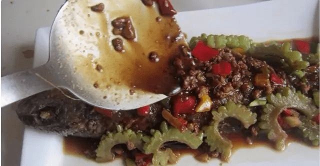 一道苦瓜鱼，美容养颜又减肥、关键做法还简单