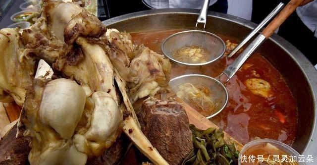 一碗热气腾腾的徐州牛肉面、赢得了众多网友的一致好评!