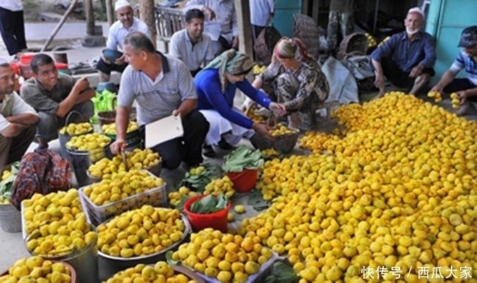种水果|路边“烂掉”的水果10元3个,越烂越受欢迎,不烂的反而没人要