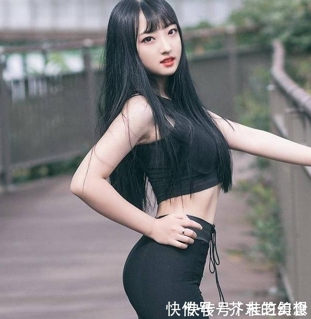 体态 靓丽好看的打底裤小姐姐,完美展现你的优美体态