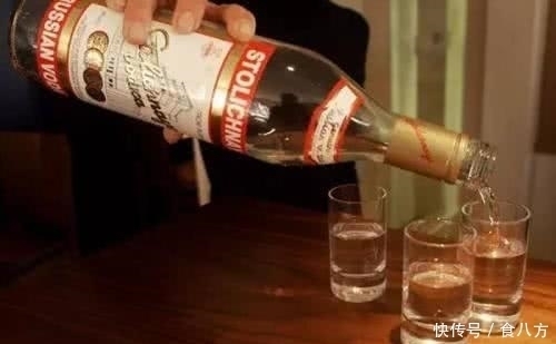 你觉得自己酒量大?去俄罗斯看看,东北人都放下了手上的酒瓶