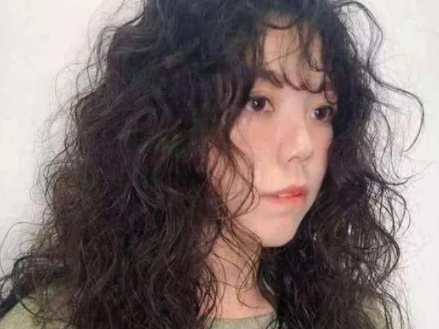 发际|女孩子3种发型留久了,“发际线”易上移,尤其第2种,可别忽视了