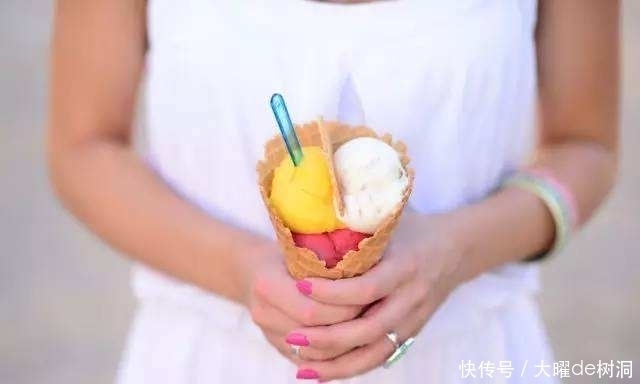 痛经|女孩子来“姨妈”时,尽量远离4个坏习惯,容易痛经还长痘