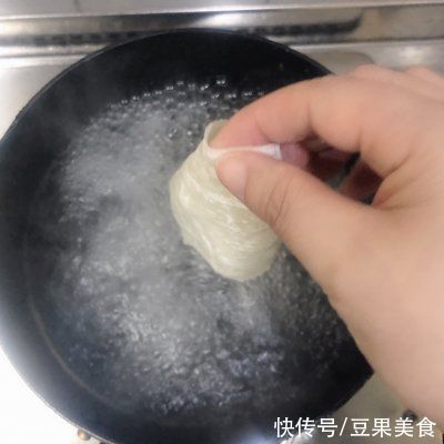 2分钟快手美食｜酸汤云吞皮