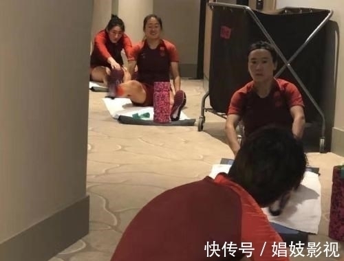 女足|国足阿联酋奢靡生活流出，球迷怒斥陈戌源：你这是公款旅游！