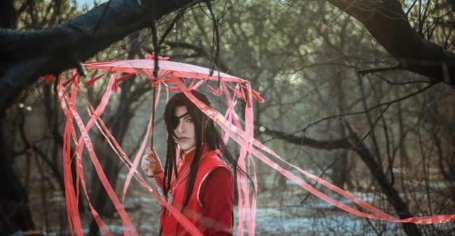厄命|天官赐福Cos这个花城婚服绝了!网友是羡慕不来的身高和颜值