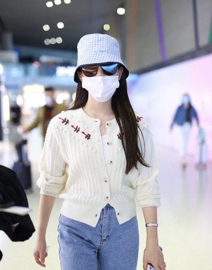 时尚|秋冬季节愁搭配没关系,休闲毛衣get起来,时尚百搭不挑人!