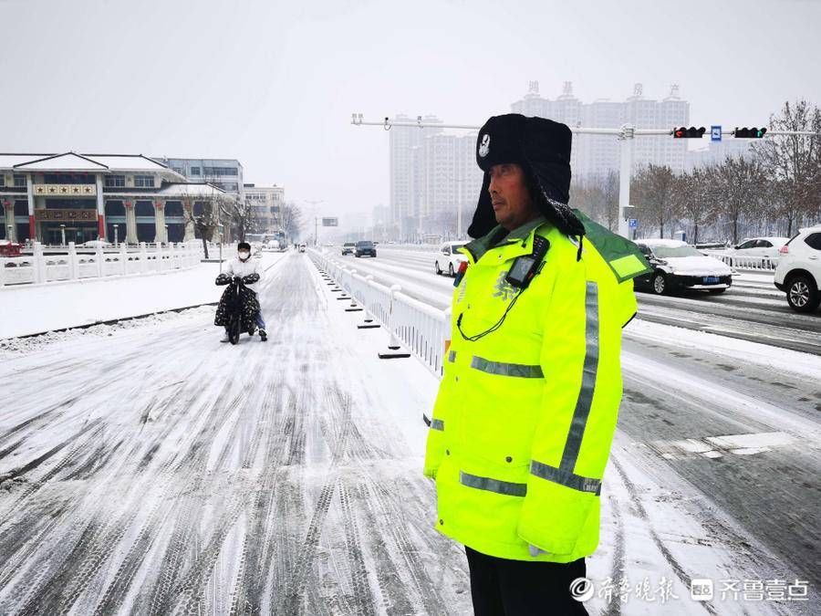 李怀磊|直击！聊城街头雪中，他们全出动了……