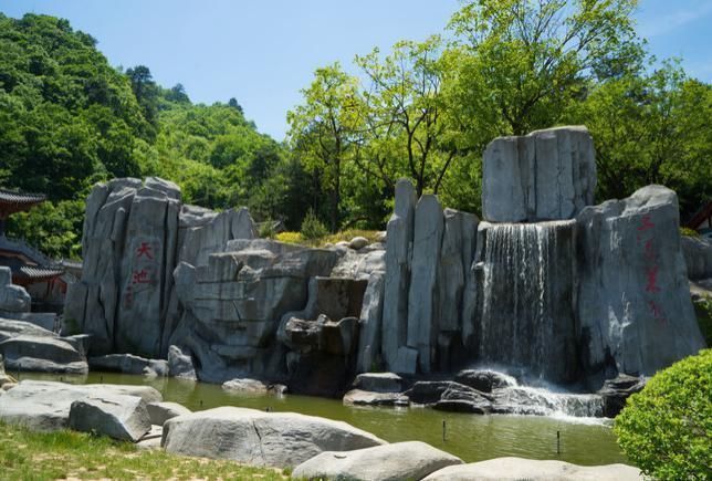 险峻|塔云山的上一颗明珠：只由四根柱子撑起，矗立1600米高空近500年