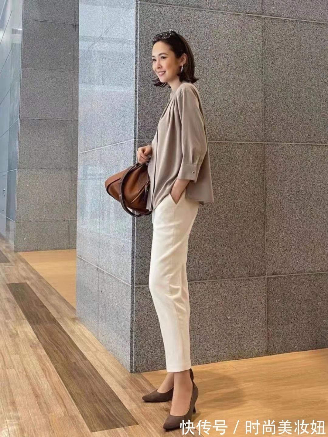 气质 真正见过世面的女人,穿衣都喜欢“极简风”,显气质又优雅高级