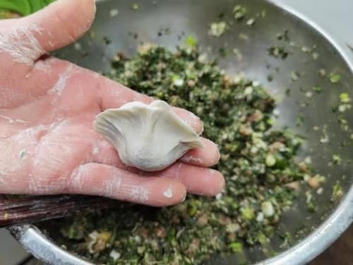 与大家分|4月包饺子别错过此菜,手脚冰凉最怕它,女性要多吃,比韭菜还鲜