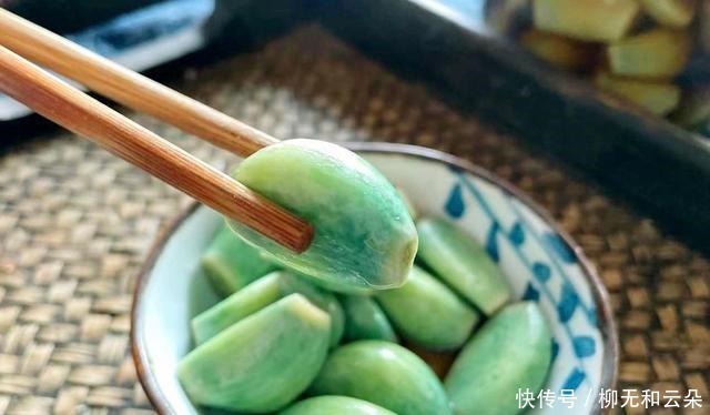 腊八节为啥要腌腊八蒜牢记“3要2不要”,大蒜1天就变绿