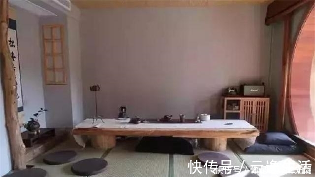 70后|70后大叔用6年时间，建造400㎡院子，为追求原始房顶铺茅草