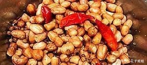 花生米,椒盐做出来特别的香酥!这几步你千万不能少!