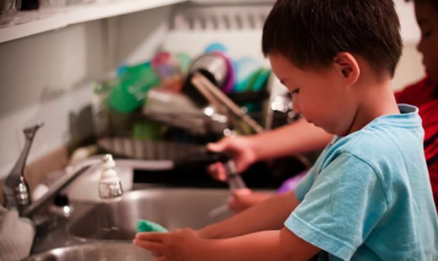 感情|在暑假,聪明的家长会这样做,既培养孩子好习惯,又促进亲子感情