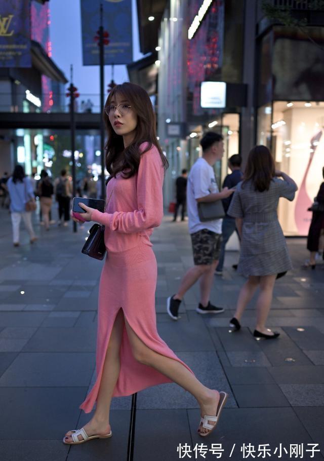 合拢 连衣裙穿搭干净清爽,瞬间提高美丽气质,时髦精们的时尚态度