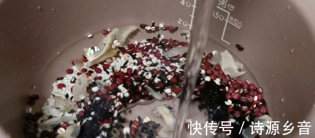 红糖|入秋后别忘给家人煮这粥，香甜软糯，早餐吃最好，暖和又管饱！