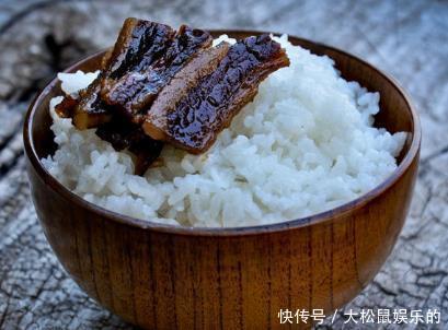 牢记|腌腊肉,牢记“1涂”和“2腌”,腊肉咸香入味,久放不坏,特好吃