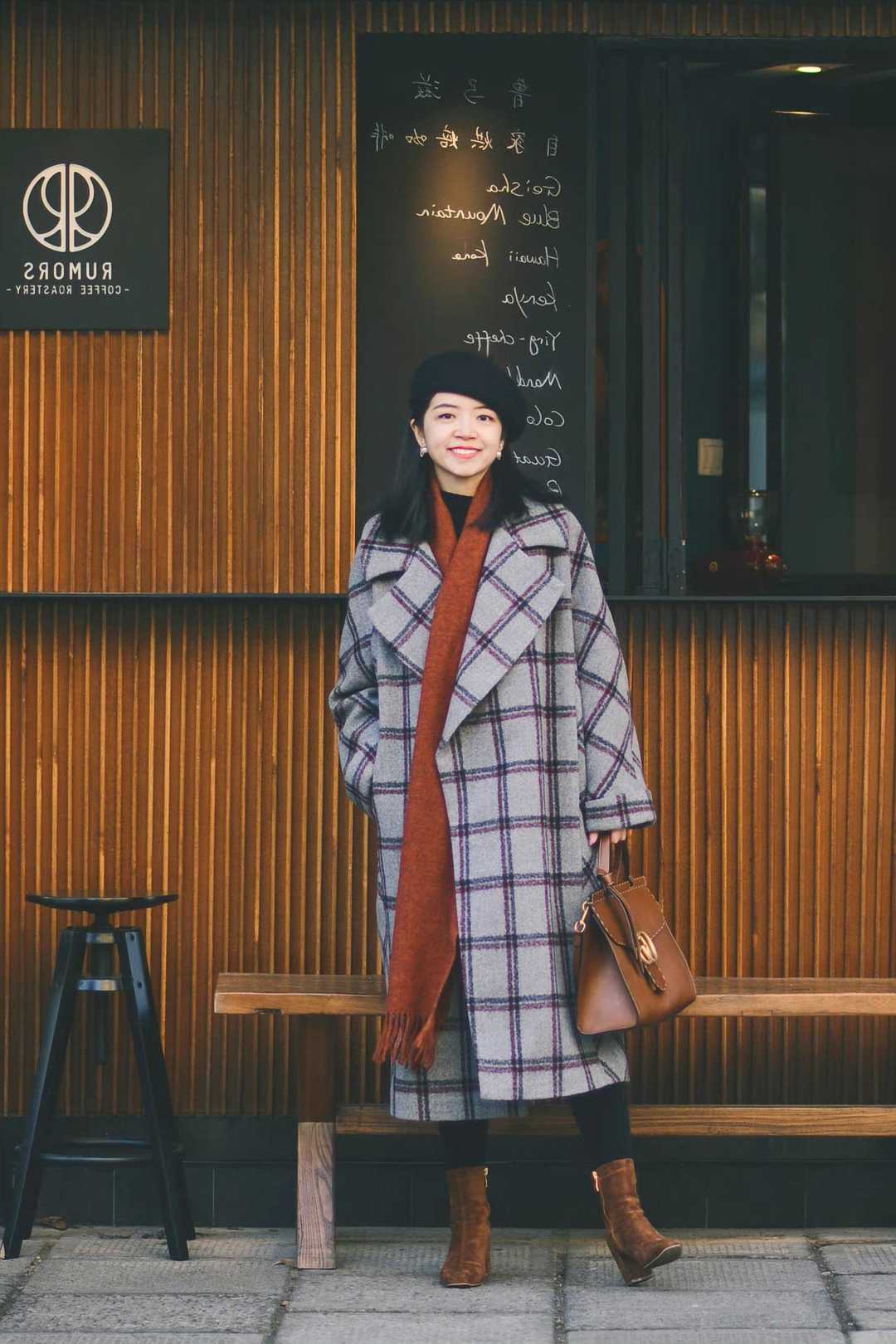 长筒靴|有品味的女人都穿什么大衣?看完潮人示范你就知道了,百搭还显瘦