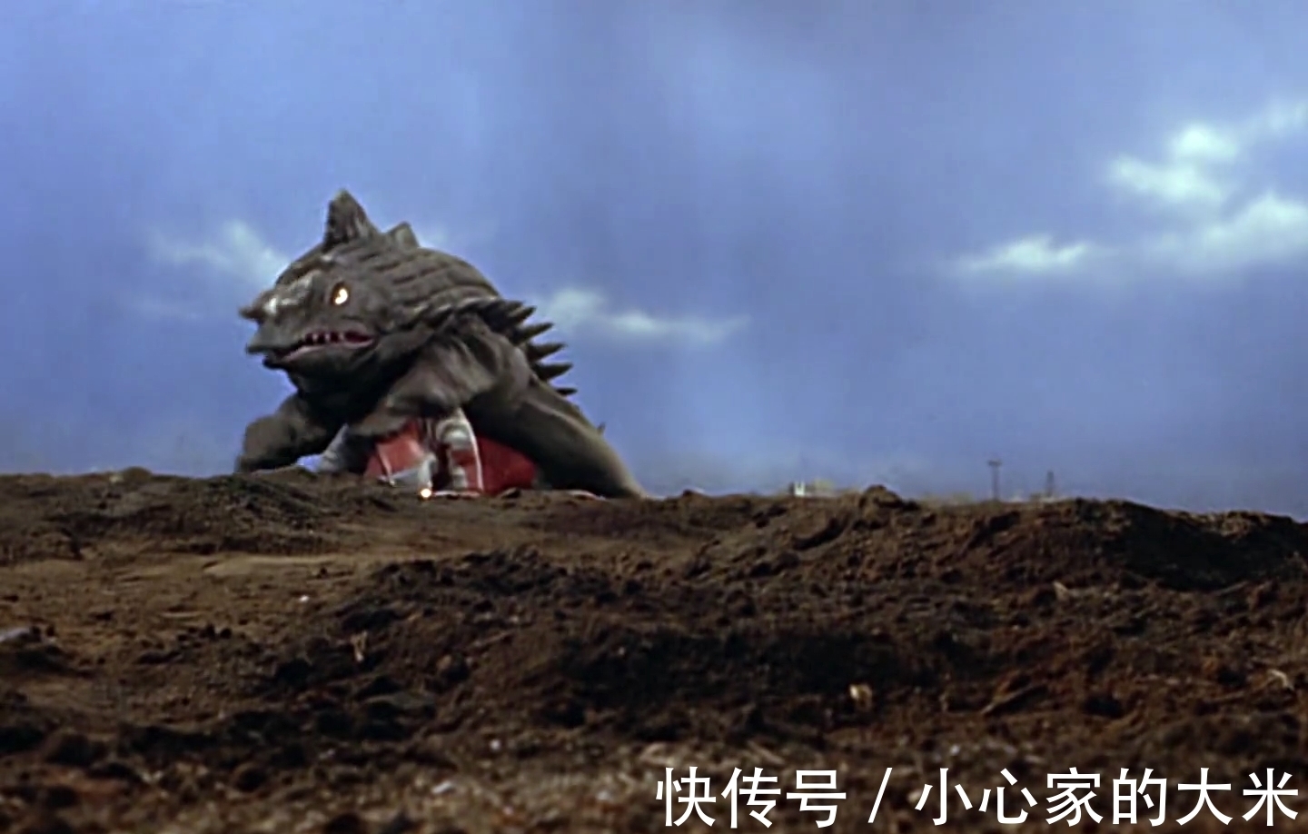 |《奥特曼》中最轻松诙谐的一回,其中一名场面引后辈致敬