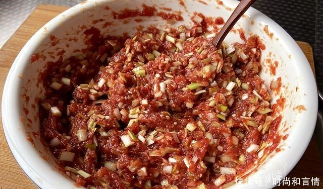 牛肉饺子这样调馅太好吃了,再贵也要吃,做法简单味道鲜香,解馋
