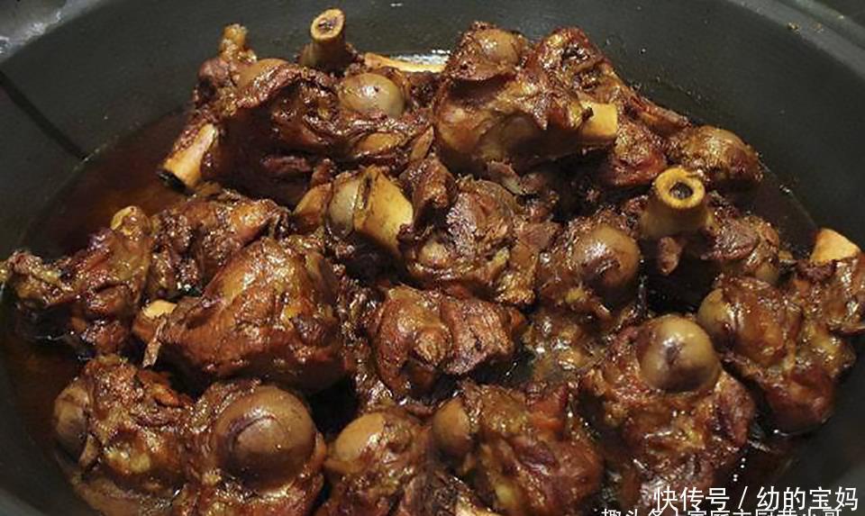 香味|做酱大骨用不用焯水,大厨教你正确做法,香味浓郁肉软烂,太香了